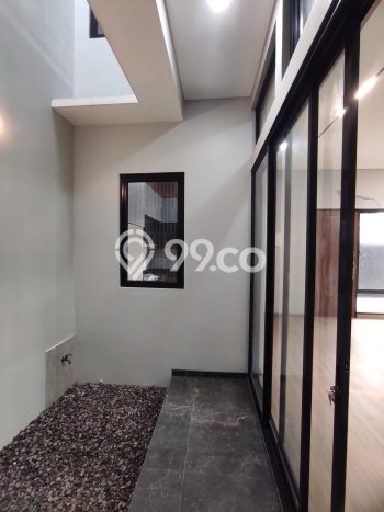 Jual Rumah Mewah Elegan Dengan View Cantik di BSD City, Tangerang Jual Rumah Mewah Elegan Dengan View Cantik di BSD City, Tangerang