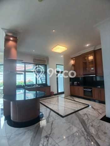 Rumah Luxury Modern Siap Huni di Kuningan Jakarta Selatan Rumah Luxury Modern Siap Huni di Kuningan Jakarta Selatan