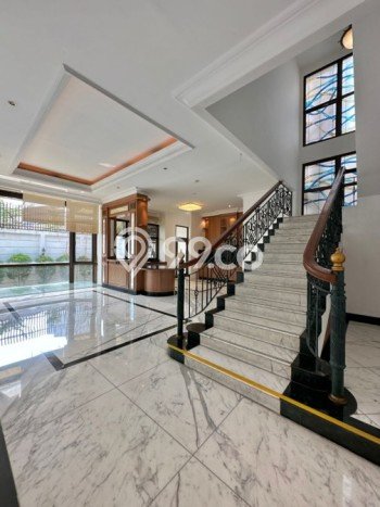 Rumah Luxury Modern Siap Huni di Kuningan Jakarta Selatan Rumah Luxury Modern Siap Huni di Kuningan Jakarta Selatan