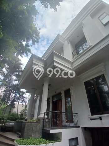 Rumah Luxury Modern Siap Huni di Kuningan Jakarta Selatan Rumah Luxury Modern Siap Huni di Kuningan Jakarta Selatan