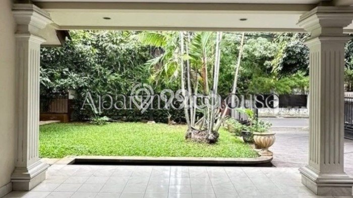 Hot Offer Hunian Mewah Ideal dan Luas di Menteng, Jakarta Pusat Hot Offer Hunian Mewah Ideal dan Luas di Menteng, Jakarta Pusat