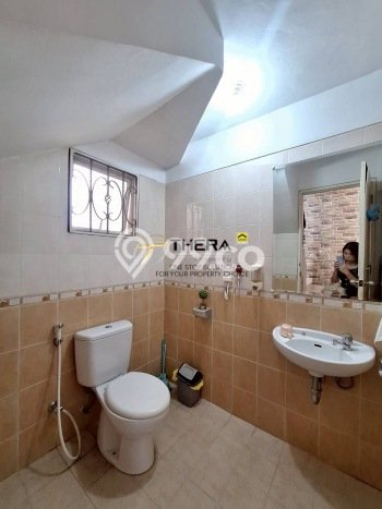 PENAWARAN TERBAIK! Rumah Premium area , LT 220m2m² Bangunan 175m2m² PENAWARAN TERBAIK! Rumah Premium area , LT 220m2m² Bangunan 175m2m²