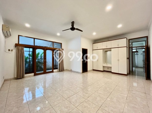 Jarang Ada! Rumah Sewa 4 Kamar Bagus Siap Huni Kemang Jarang Ada! Rumah Sewa 4 Kamar Bagus Siap Huni Kemang