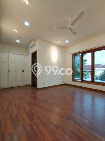Hunian Modern Disewakan di Kemang Jakarta Selatan 5 KT & 5 KM Hunian Modern Disewakan di Kemang Jakarta Selatan 5 KT & 5 KM
