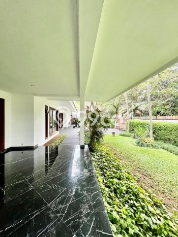 Disewakan Rumah Nyaman di Kemang LT 1045m2 / LB 600m2 Siap Huni Disewakan Rumah Nyaman di Kemang LT 1045m2 / LB 600m2 Siap Huni