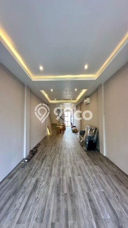 FOR SALE! Ruko di Kebayoran Baru Jakarta Selatan, LT 100m2, LB 185m2 FOR SALE! Ruko di Kebayoran Baru Jakarta Selatan, LT 100m2, LB 185m2