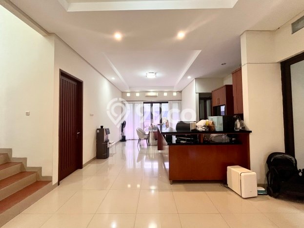 Rumah Mewah LB 320m2 Siap Huni Desain Elegan di Cipete, Jakarta Selatan Rumah Mewah LB 320m2 Siap Huni Desain Elegan di Cipete, Jakarta Selatan
