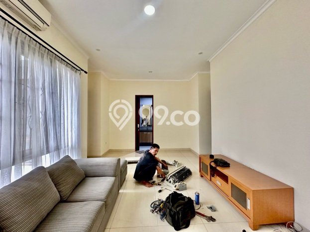 Disewakan! Rumah 4 Kamar Tidur &
3 Kamar Mandi di Cipete, Jakarta Selatan Disewakan! Rumah 4 Kamar Tidur &
3 Kamar Mandi di Cipete, Jakarta Selatan