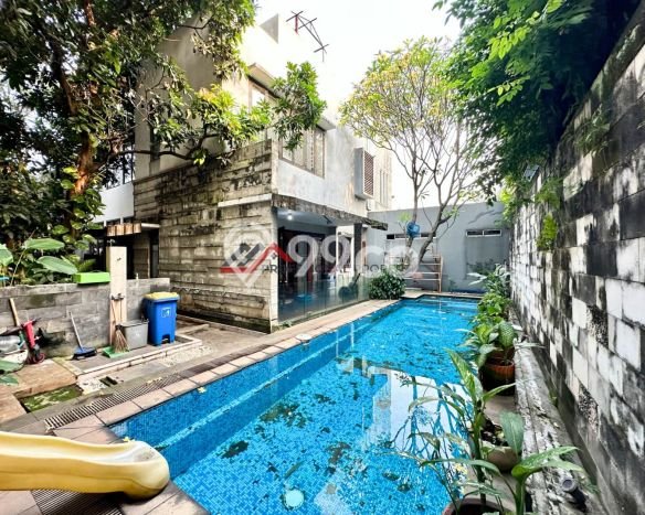 Siap Huni Hunian Elit 11 Kamar di Cilandak Dekat ke Mana Pun Siap Huni Hunian Elit 11 Kamar di Cilandak Dekat ke Mana Pun