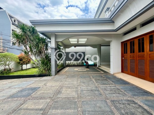 Rumah Mewah LB 320m2 Siap Huni Desain Elegan di Cipete, Jakarta Selatan Rumah Mewah LB 320m2 Siap Huni Desain Elegan di Cipete, Jakarta Selatan