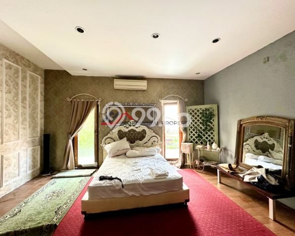 Siap Huni Hunian Elit 11 Kamar di Cilandak Dekat ke Mana Pun Siap Huni Hunian Elit 11 Kamar di Cilandak Dekat ke Mana Pun