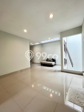 Disewakan! Rumah 4 Kamar Tidur &
3 Kamar Mandi di Kemang, Jakarta Selatan Disewakan! Rumah 4 Kamar Tidur &
3 Kamar Mandi di Kemang, Jakarta Selatan
