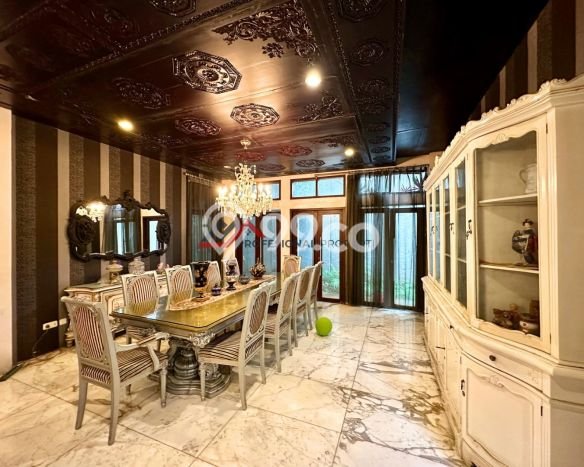 Siap Huni Hunian Elit 11 Kamar di Cilandak Dekat ke Mana Pun Siap Huni Hunian Elit 11 Kamar di Cilandak Dekat ke Mana Pun