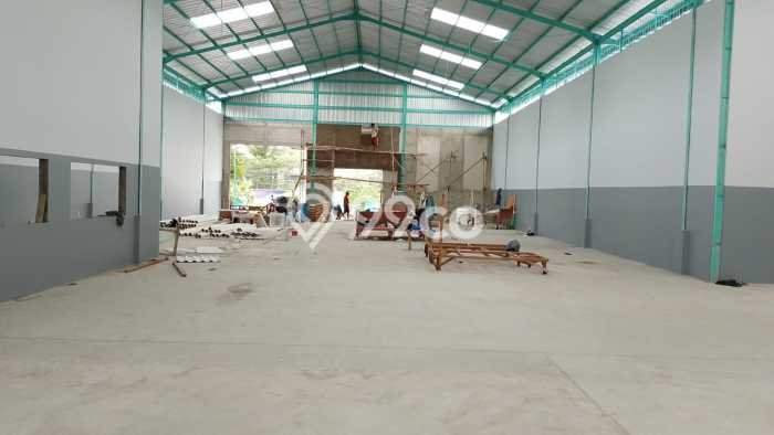 Disewakan Gudang di Kawasan Ramai Rawa Buaya Luas 1400m2 Disewakan Gudang di Kawasan Ramai Rawa Buaya Luas 1400m2