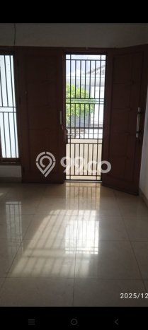 Disewakan Rumah Murah di Tomang Jakarta Barat Punya 5 Kamar Tidur Disewakan Rumah Murah di Tomang Jakarta Barat Punya 5 Kamar Tidur
