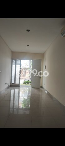 Rumah Sewa Jakarta Barat LT 108m2 LB 200m2 Area Green Lake City Rumah Sewa Jakarta Barat LT 108m2 LB 200m2 Area Green Lake City