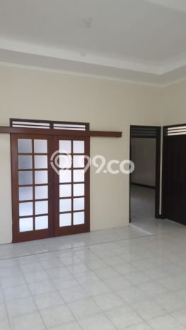 KESEMPATAN EMAS! Rumah Berkualitas di Jebres, Surakarta, LT 146m2m² LB 146m2m² KESEMPATAN EMAS! Rumah Berkualitas di Jebres, Surakarta, LT 146m2m² LB 146m2m²