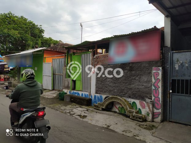 Jual Rumah Strategis Bagus Punya 5 KT di Banjarsari Surakarta - Jual Rumah Strategis Bagus Punya 5 KT di Banjarsari Surakarta -