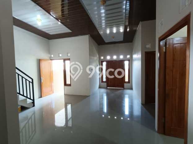 Rumah PREMIUM di Colomadu, Karanganyar, Luas 80m² LB 100m² KESEMPATAN TERBATAS! Rumah PREMIUM di Colomadu, Karanganyar, Luas 80m² LB 100m² KESEMPATAN TERBATAS!