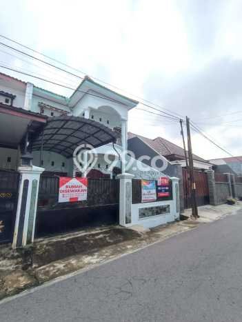 Disewakan Rumah Konsep Modern di Banjarsari Surakarta dengan 4 Kamar Disewakan Rumah Konsep Modern di Banjarsari Surakarta dengan 4 Kamar