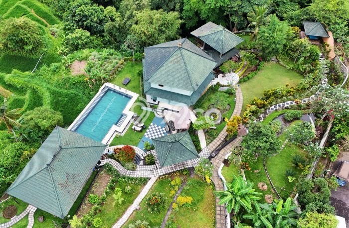 Vila Strategis di , Ukuran 3000m2m², Lingkungan Asri untuk Anda Vila Strategis di , Ukuran 3000m2m², Lingkungan Asri untuk Anda