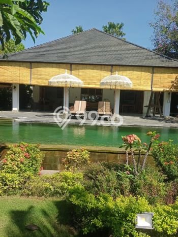 PENAWARAN TERBAIK! Rumah Strategis area Seririt, Luas 1250m2m² Bangunan 245m2m² PENAWARAN TERBAIK! Rumah Strategis area Seririt, Luas 1250m2m² Bangunan 245m2m²