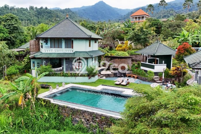 Vila Strategis di , Ukuran 3000m2m², Lingkungan Asri untuk Anda Vila Strategis di , Ukuran 3000m2m², Lingkungan Asri untuk Anda