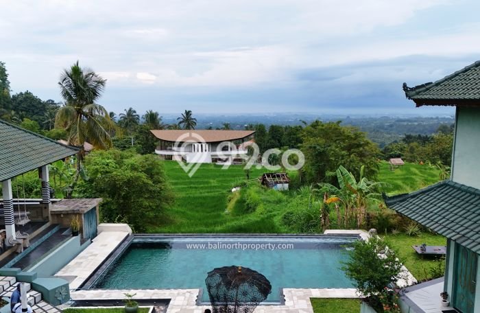 Vila Strategis di , Ukuran 3000m2m², Lingkungan Asri untuk Anda Vila Strategis di , Ukuran 3000m2m², Lingkungan Asri untuk Anda