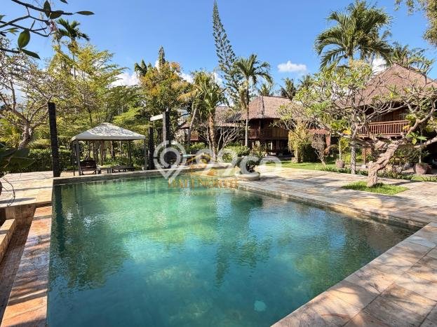 For Sale! Vila Kawasan , Dimensi 3300m2m², Posisi Premium For Sale! Vila Kawasan , Dimensi 3300m2m², Posisi Premium