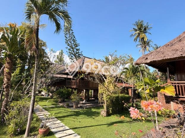 For Sale! Vila Kawasan , Dimensi 3300m2m², Posisi Premium For Sale! Vila Kawasan , Dimensi 3300m2m², Posisi Premium