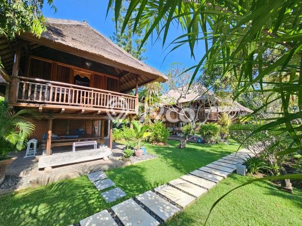 For Sale! Vila Kawasan , Dimensi 3300m2m², Posisi Premium For Sale! Vila Kawasan , Dimensi 3300m2m², Posisi Premium