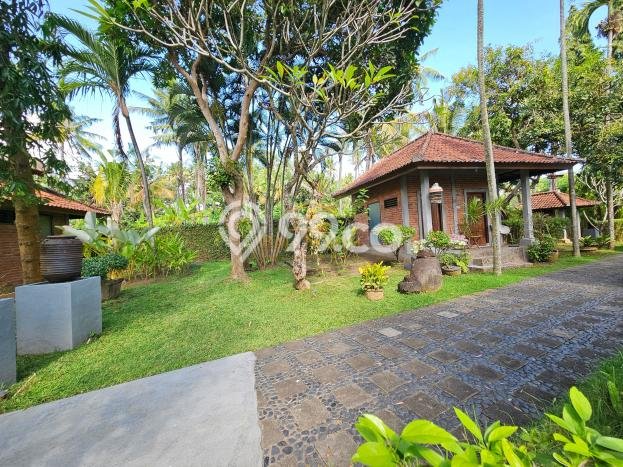 For Sale! Vila Kawasan , Dimensi 3300m2m², Posisi Premium For Sale! Vila Kawasan , Dimensi 3300m2m², Posisi Premium