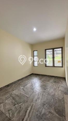 Rumah Strategis Modern Lb 120m2 di BSD, Tangerang Selatan Rumah Strategis Modern Lb 120m2 di BSD, Tangerang Selatan