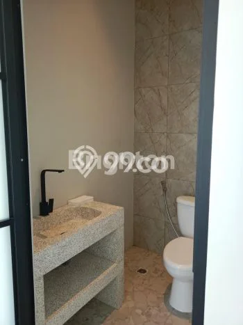 Disewakan Ruko di Kawasan Ramai Seminyak Luas 96m2 Disewakan Ruko di Kawasan Ramai Seminyak Luas 96m2