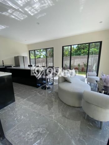Jual Rumah Mewah Megah Dengan View Eksklusif di Umalas, Badung Jual Rumah Mewah Megah Dengan View Eksklusif di Umalas, Badung