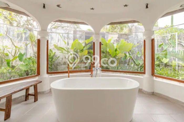 LOKASI STRATEGIS! Vila Kawasan , Area 1700m2m², Akses ke fasilitas umum LOKASI STRATEGIS! Vila Kawasan , Area 1700m2m², Akses ke fasilitas umum