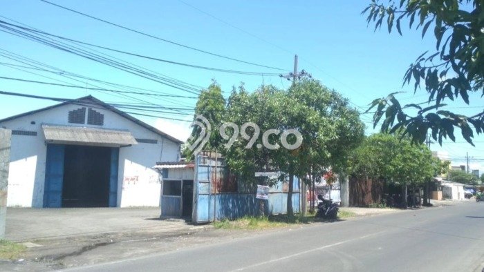 Pabrik Area Bisnis di Manyar, Luas 5500m2m², Jalan Utama Pabrik Area Bisnis di Manyar, Luas 5500m2m², Jalan Utama