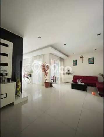 For Sale Rumah Mewah Exclusive di Dukuh Pakis, Surabaya For Sale Rumah Mewah Exclusive di Dukuh Pakis, Surabaya