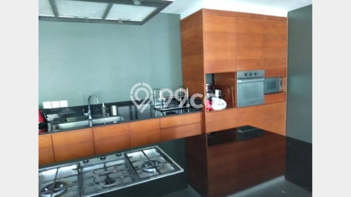 For Sale! Vila Kawasan Gianyar, Dimensi 2500m2m², Lokasi Strategis For Sale! Vila Kawasan Gianyar, Dimensi 2500m2m², Lokasi Strategis