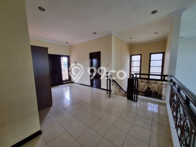 Dijual Rumah Luas Megah Dengan View Eksklusif di Sukomanunggal, Surabaya Dijual Rumah Luas Megah Dengan View Eksklusif di Sukomanunggal, Surabaya