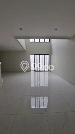 Lokasi strategis! Rumah siap pakai disewakan di Tarumajaya LB 249m2 Lokasi strategis! Rumah siap pakai disewakan di Tarumajaya LB 249m2