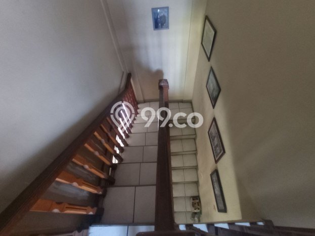 Rumah Elit LB 320m2 Siap Pakai Desain Elegan di Turangga, Bandung Rumah Elit LB 320m2 Siap Pakai Desain Elegan di Turangga, Bandung