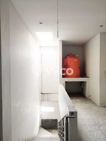 SIAP HUNI! Rumah Asri di , LT 102m2m² LB 168m2m² SIAP HUNI! Rumah Asri di , LT 102m2m² LB 168m2m²