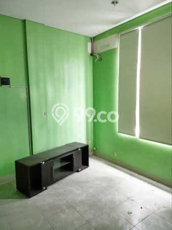 SIAP HUNI! Rumah Asri di , LT 102m2m² LB 168m2m² SIAP HUNI! Rumah Asri di , LT 102m2m² LB 168m2m²