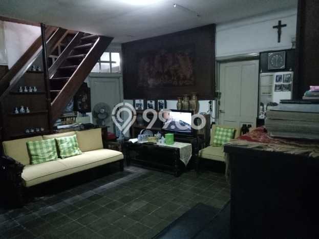 Rumah LT 390m² / LB 295m² di Kawasan Riau, Bandung Rumah LT 390m² / LB 295m² di Kawasan Riau, Bandung
