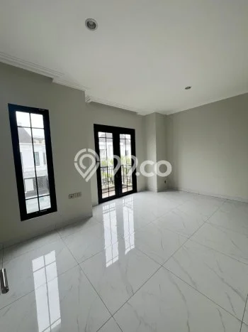 Jarang Ada! Rumah Kontrakan 4 Kamar Nyaman Siap Huni Summarecon Crown Gading Jarang Ada! Rumah Kontrakan 4 Kamar Nyaman Siap Huni Summarecon Crown Gading