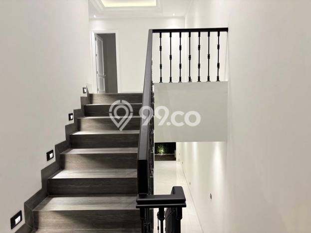 Rumah Mewah Siap Huni LT 169m2 di Cempaka Putih, Jakarta Pusat Rumah Mewah Siap Huni LT 169m2 di Cempaka Putih, Jakarta Pusat