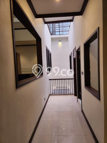 Rumah Mewah LB 400m2 Siap Pakai Desain Elegan di Pondok Bambu, Jakarta Timur Rumah Mewah LB 400m2 Siap Pakai Desain Elegan di Pondok Bambu, Jakarta Timur