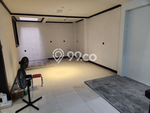 Rumah Mewah LB 400m2 Siap Pakai Desain Elegan di Pondok Bambu, Jakarta Timur Rumah Mewah LB 400m2 Siap Pakai Desain Elegan di Pondok Bambu, Jakarta Timur