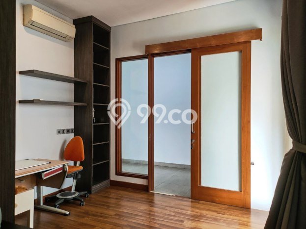 Dijual Rumah Luas Elegan Dengan View Eksklusif di Pondok Kelapa, Jakarta Timur Dijual Rumah Luas Elegan Dengan View Eksklusif di Pondok Kelapa, Jakarta Timur
